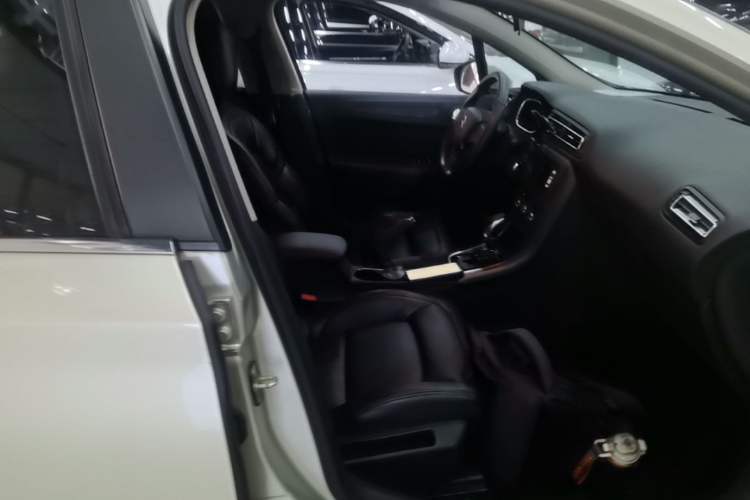 Used Citroen C4 Sega 2018 1.6L Automatic Luxury Model Right Front Seat