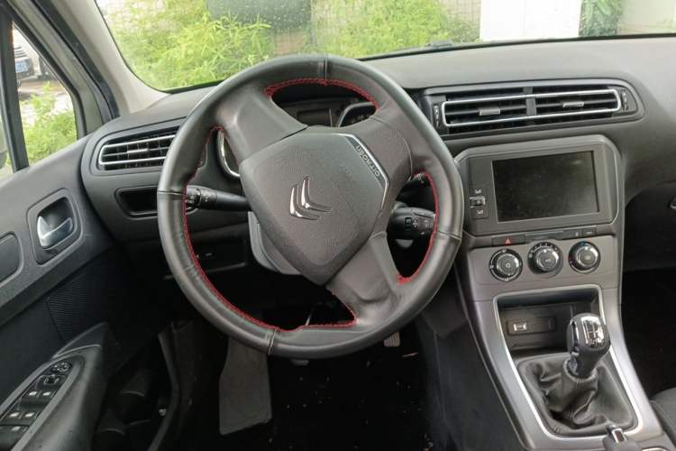 Used Citroen C4 Sega 2018 1.6L Manual Comfort Model Steering Wheel
