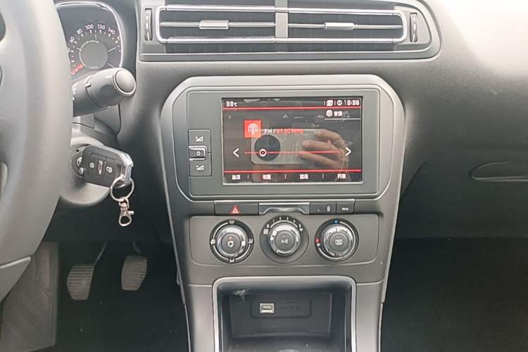 Used Citroen C4 Sega 2018 1.6L Manual Luxury Model Audio And AC Panel