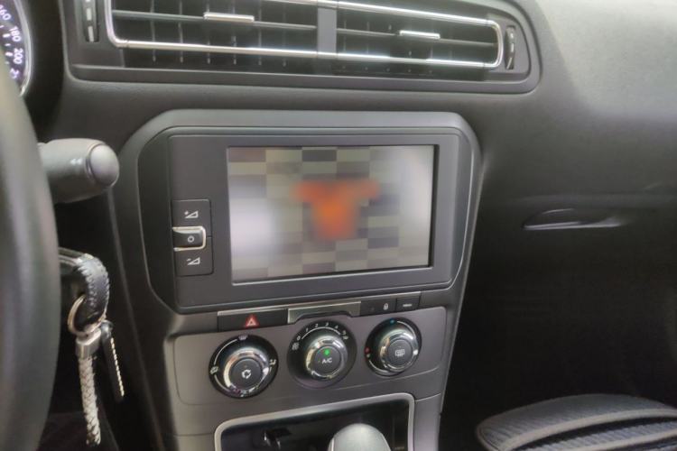 Used Citroen C4 Sega 2018 1.6L Automatic Luxury Model Audio And AC Panel