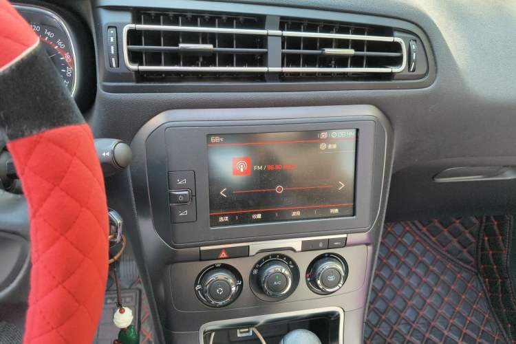 Used Citroen C4 Sega 2018 1.6L Automatic Luxury Model Audio And AC Panel