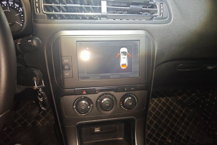 Used Citroen C4 Sega 2018 1.6L Manual Luxury Model Audio And AC Panel