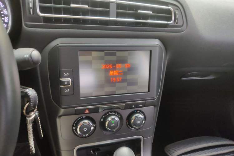 Used Citroen C4 Sega 2018 1.6L Automatic Luxury Model Audio And AC Panel