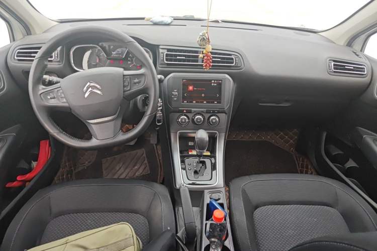 Used Citroen C4 Sega 2018 1.6L Automatic Luxury Model Center Console