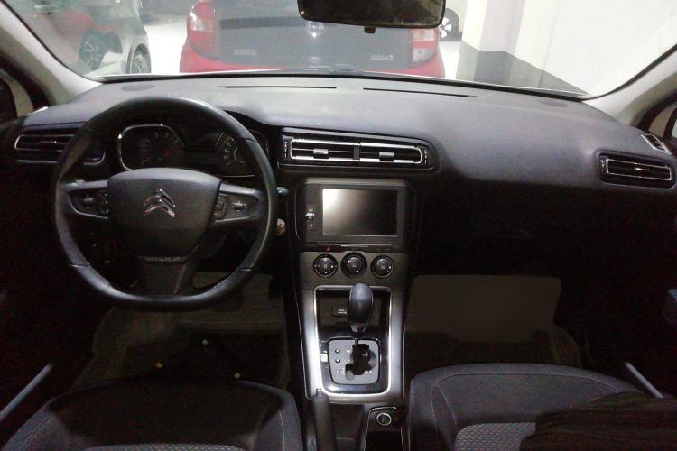 Used Citroen C4 Sega 2018 1.6L Automatic Luxury Model Center Console