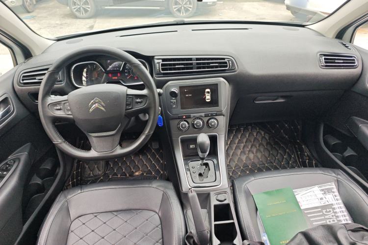 Used Citroen C4 Sega 2018 1.6L Automatic Luxury Model Center Console