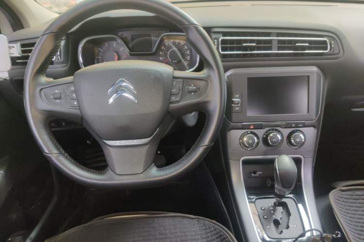 Used Citroen C4 Sega 2018 1.6L Automatic Luxury Model Center Console