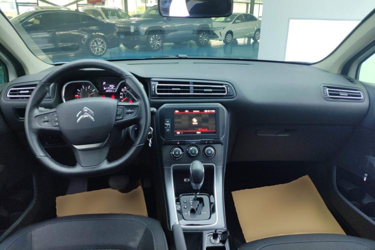 Used Citroen C4 Sega 2018 1.6L Automatic Luxury Model Center Console