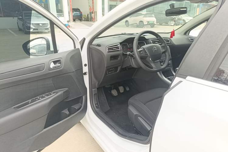 Used Citroen C4 Sega 2018 1.6L Manual Luxury Model Driver Seat