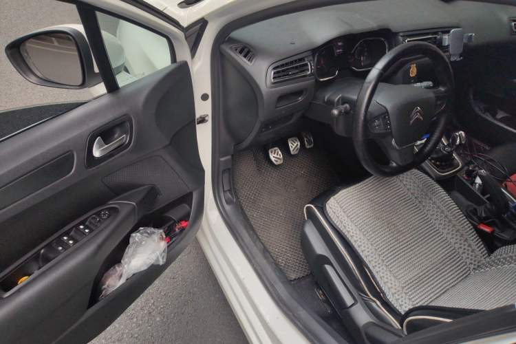 Used Citroen C4 Sega 2018 1.6L Manual Luxury Model Driver Seat