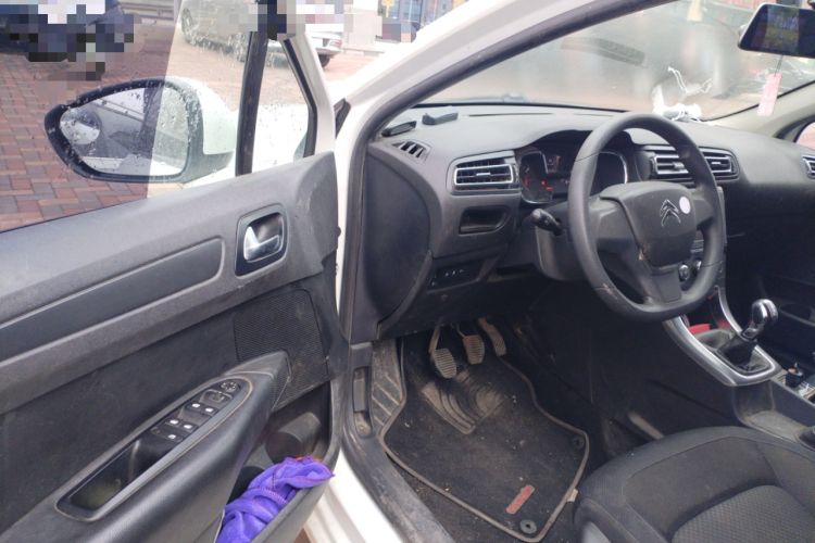 Used Citroen C4 Sega 2018 1.6L Manual Comfort Model Driver Seat