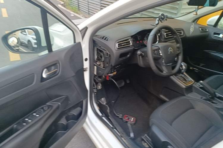 Used Citroen C4 Sega 2018 1.6L Automatic Luxury Model Driver Seat