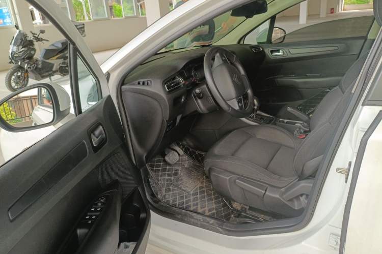 Used Citroen C4 Sega 2018 1.6L Automatic Luxury Model Driver Seat