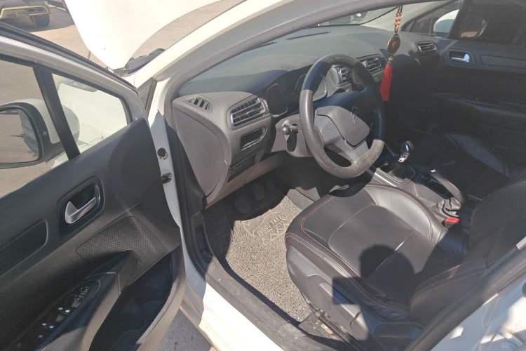 Used Citroen C4 Sega 2018 1.6L Manual Comfort Model Driver Seat