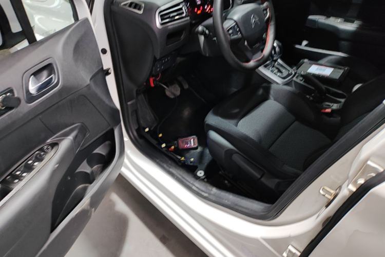Used Citroen C4 Sega 2018 1.6L Automatic Luxury Model Driver Seat