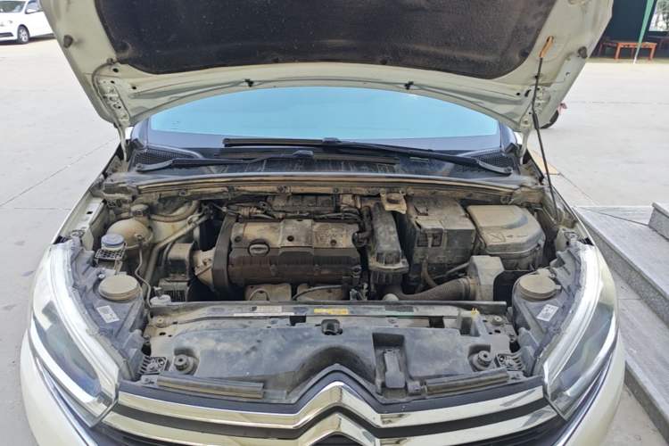 Used Citroen C4 Sega 2018 1.6L Manual Luxury Model Engine Bay