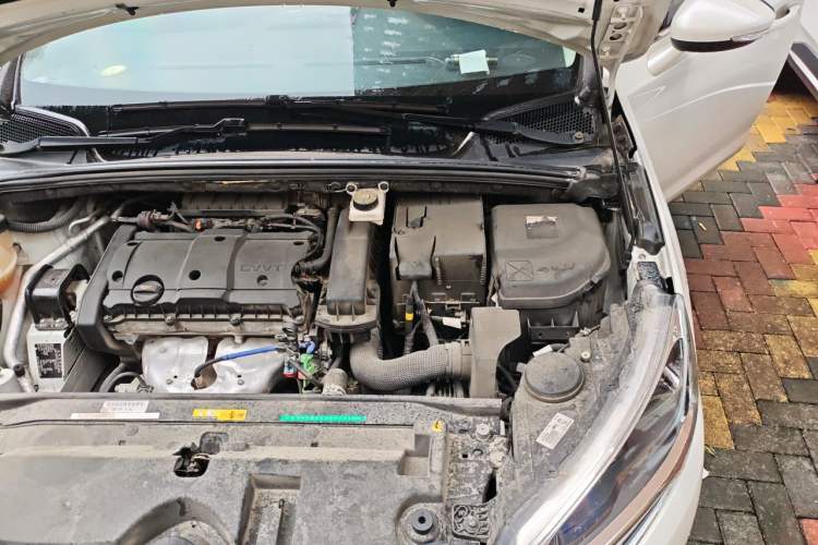 Used Citroen C4 Sega 2018 1.6L Manual Luxury Model Engine Bay Left