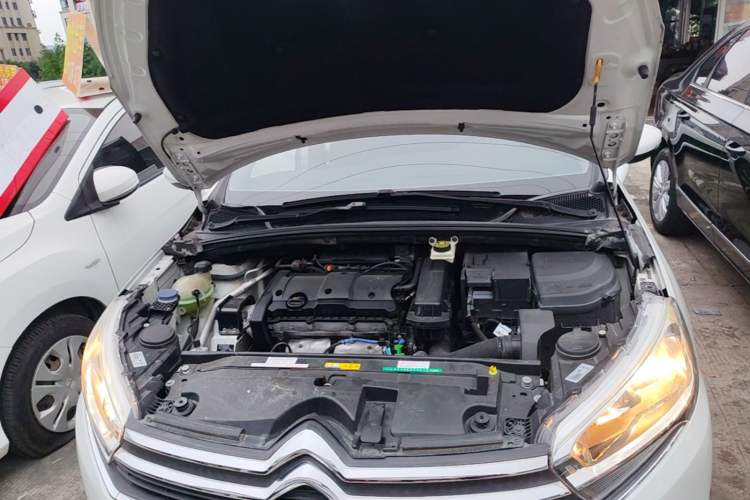 Used Citroen C4 Sega 2018 1.6L Manual Luxury Model Engine Bay