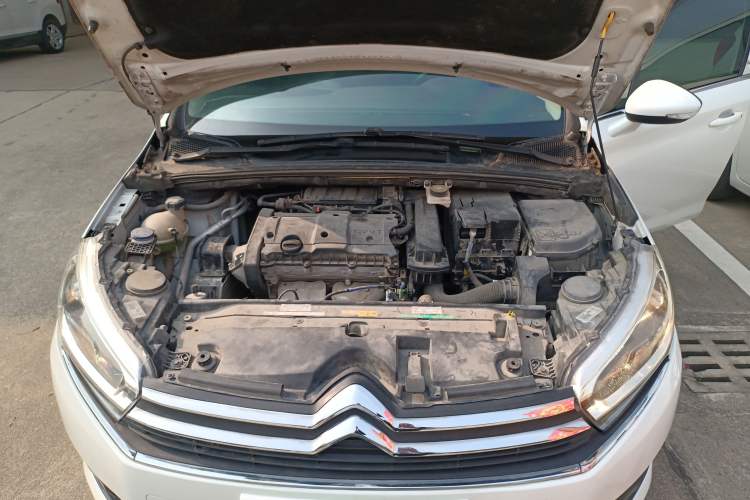Used Citroen C4 Sega 2018 1.6L Manual Luxury Model Engine Bay