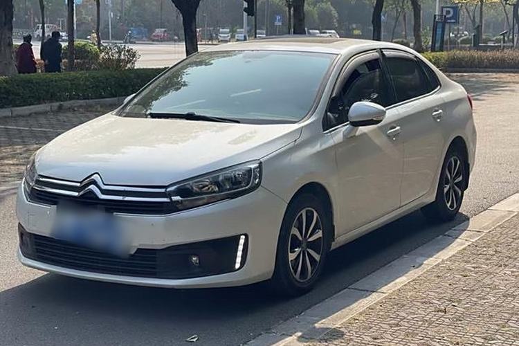 Used Citroen C4 Sega 2018 1.6L Automatic Luxury Model Exterior 4