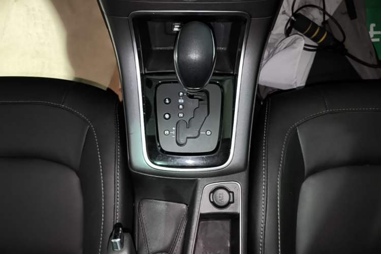 Used Citroen C4 Sega 2018 1.6L Automatic Luxury Model Gear Lever