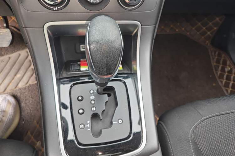 Used Citroen C4 Sega 2018 1.6L Automatic Luxury Model Gear Lever