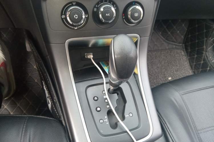 Used Citroen C4 Sega 2018 1.6L Automatic Comfort Model Gear Lever