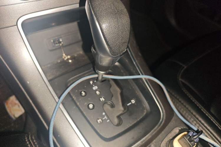 Used Citroen C4 Sega 2018 1.6L Automatic Comfort Model Gear Lever