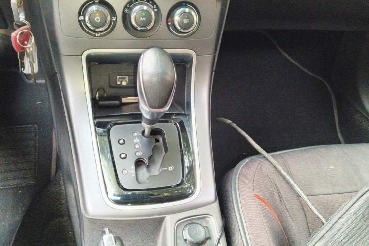 Used Citroen C4 Sega 2018 1.6L Automatic Luxury Model Gear Lever