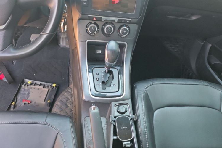 Used Citroen C4 Sega 2018 1.6L Automatic Luxury Model Gear Lever