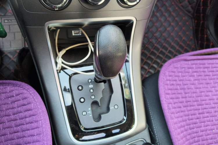 Used Citroen C4 Sega 2018 1.6L Automatic Luxury Model Gear Lever