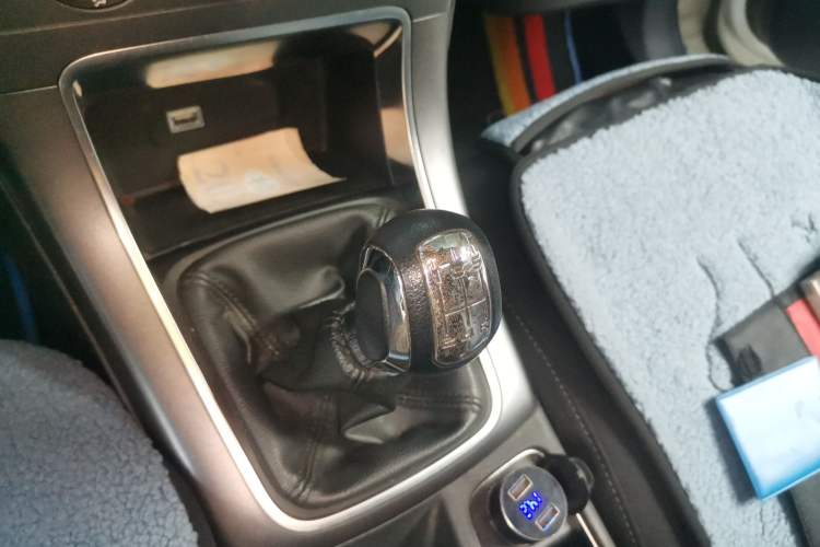 Used Citroen C4 Sega 2018 1.6L Manual Luxury Model Gear Lever