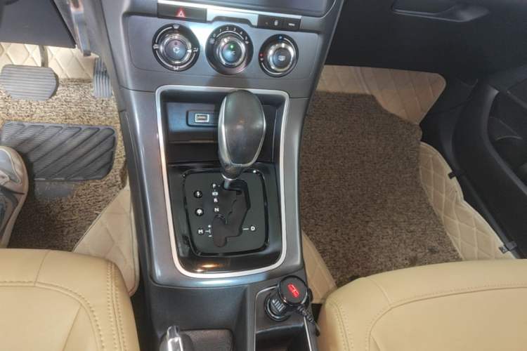 Used Citroen C4 Sega 2018 1.6L Automatic Luxury Model Gear Lever
