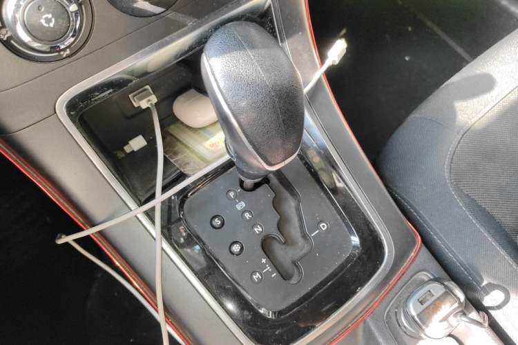 Used Citroen C4 Sega 2018 1.6L Automatic Luxury Model Gear Lever