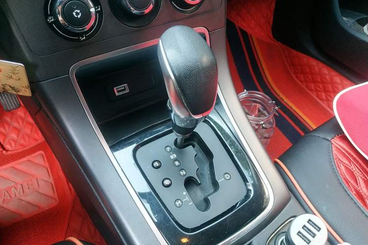 Used Citroen C4 Sega 2018 1.6L Automatic Luxury Model Gear Lever