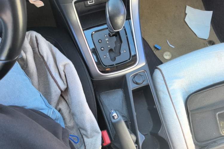 Used Citroen C4 Sega 2018 230THP Automatic Luxury Version Gear Lever