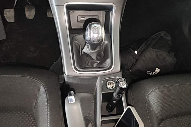 Used Citroen C4 Sega 2018 1.6L Manual Comfort Model Gear Lever