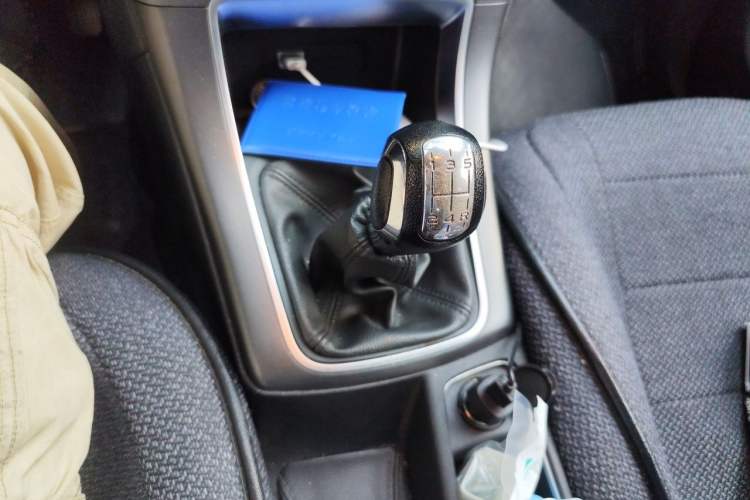 Used Citroen C4 Sega 2018 1.6L Manual Luxury Model Gear Lever