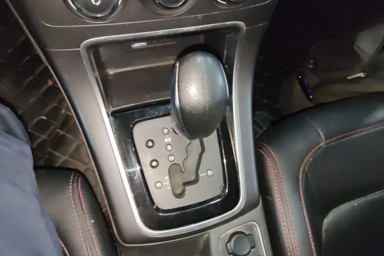 Used Citroen C4 Sega 2018 1.6L Automatic Luxury Model Gear Lever