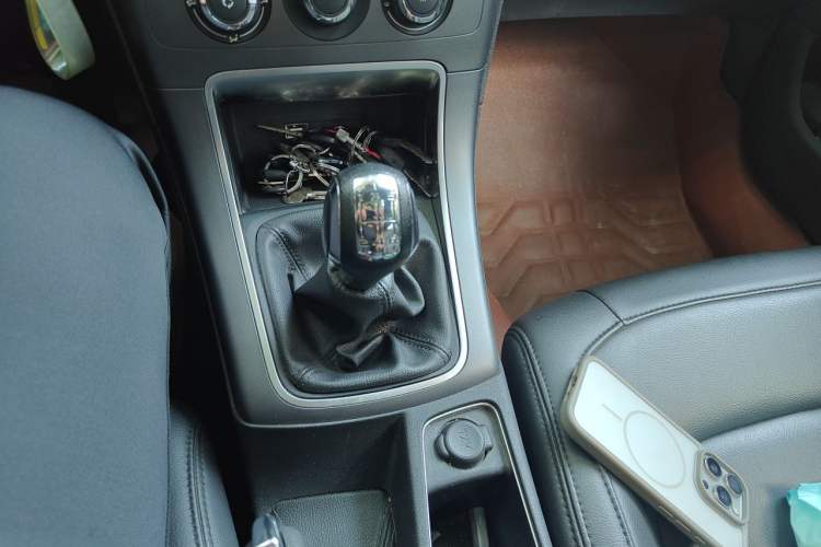 Used Citroen C4 Sega 2018 1.6L Manual Luxury Model Gear Lever