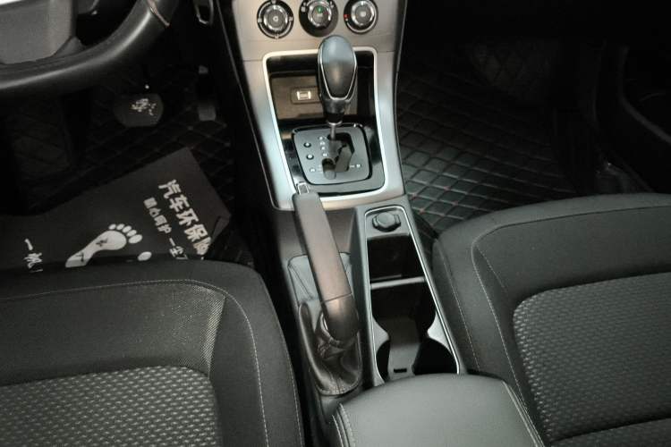 Used Citroen C4 Sega 2018 1.6L Automatic Luxury Model Gear Lever