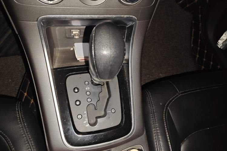 Used Citroen C4 Sega 2018 1.6L Automatic Luxury Model Gear Lever