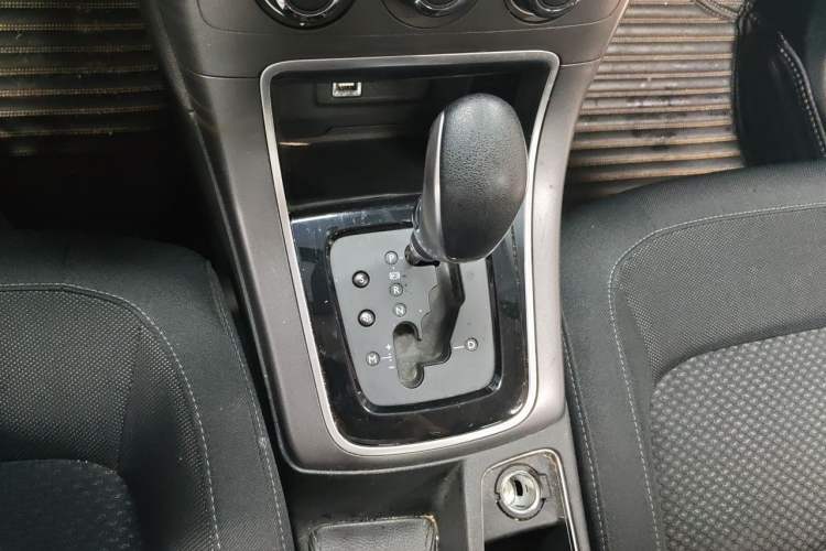 Used Citroen C4 Sega 2018 1.6L Automatic Luxury Model Gear Lever