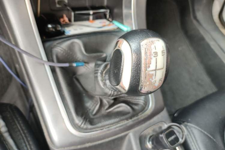 Used Citroen C4 Sega 2018 1.6L Manual Comfort Model Gear Lever