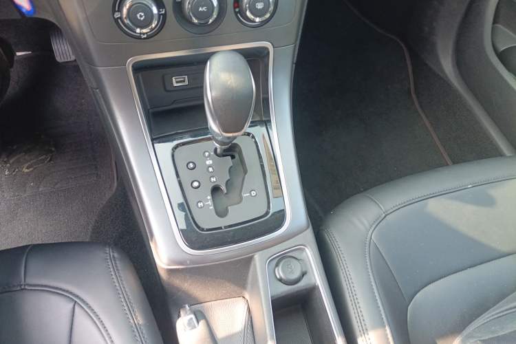 Used Citroen C4 Sega 2018 1.6L Automatic Luxury Model Gear Lever
