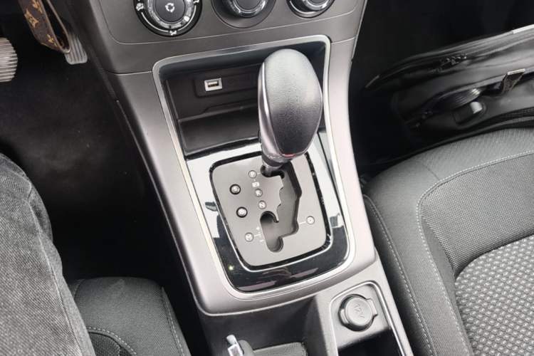 Used Citroen C4 Sega 2018 1.6L Automatic Luxury Model Gear Lever