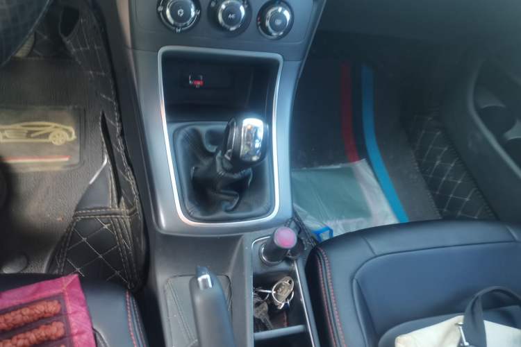 Used Citroen C4 Sega 2018 1.6L Manual Comfort Model Gear Lever