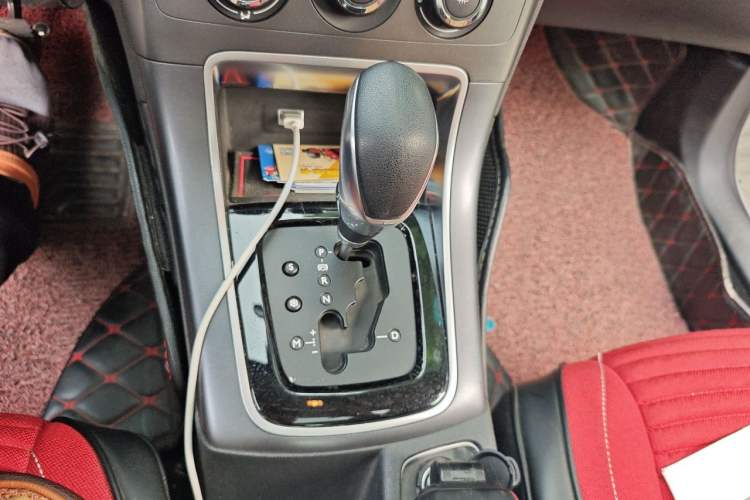Used Citroen C4 Sega 2018 1.6L Automatic Luxury Model Gear Lever