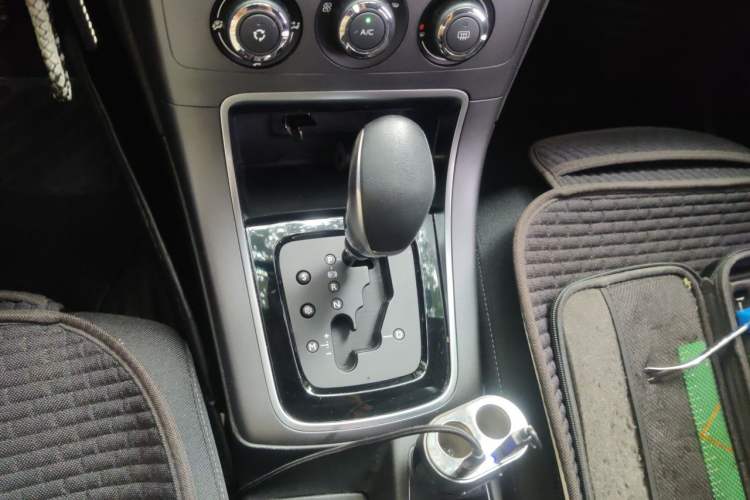Used Citroen C4 Sega 2018 1.6L Automatic Luxury Model Gear Lever