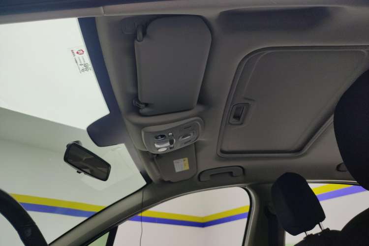 Used Citroen C4 Sega 2018 1.6L Automatic Luxury Model Headliner